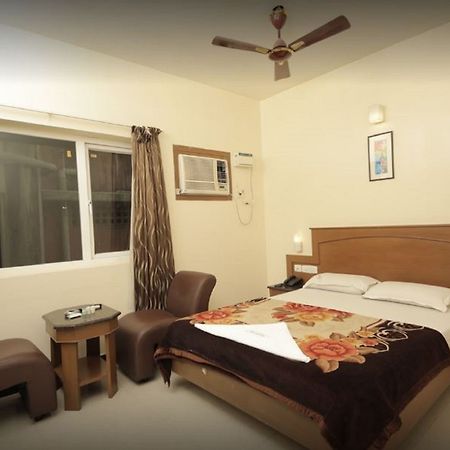 Krishna Inn Madras Buitenkant foto